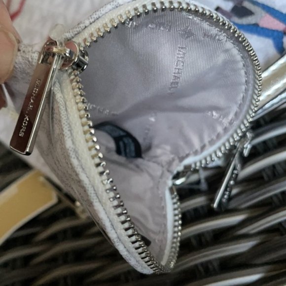 Michael Kors Jet Set Girls Wristlet Trio - Picture 9 of 15